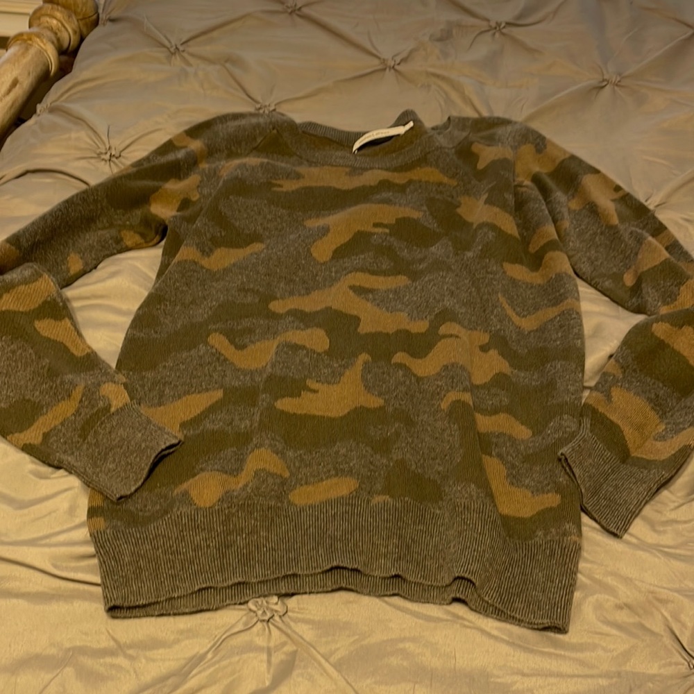 Lightweight sweater
